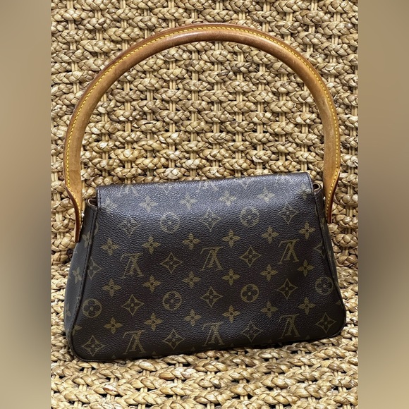 Louis Vuitton Monogram Shoulder Bag - Picture 2 of 11